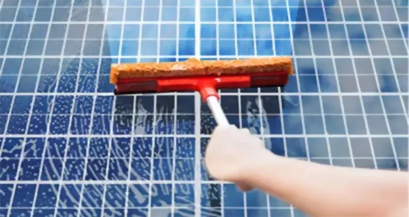 Reinigung von Photovoltaikpaneelen