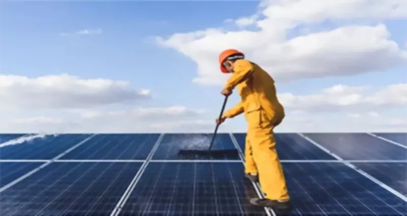 Reinigung von Solarmodulen