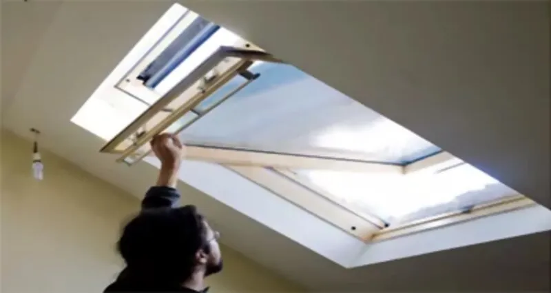 Reinigung von Velux-Fenstern